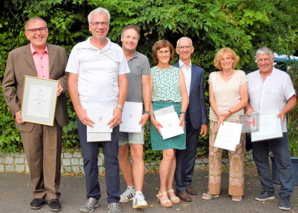 Michael Jüngling, Thomas Deck, Sascha Wilharm, Sabine Freydag, Bürgermeister Robert Wein, Andrea Balduin-Schober und Richard Schindele (von links nach rechts)